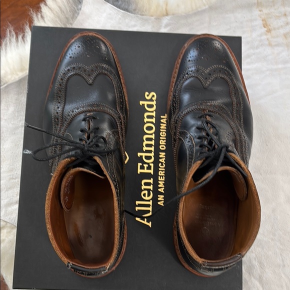Allen Edmonds Men\'s Black Leather Wingtip Boots